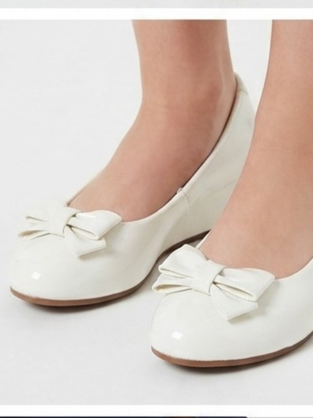 White Bow Low Wedge Dress Shoes Heels Size 5M Youth Kids Special Event GB Girls